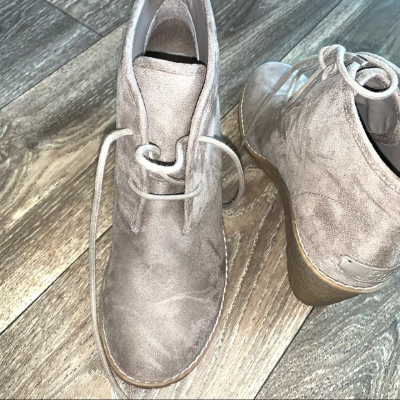 G.H Bass Tan Wedge Suede Ankle Boots Size 8 - Picture 8 of 14